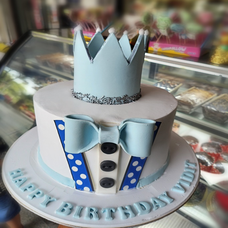 First Birthday crown king theme cake