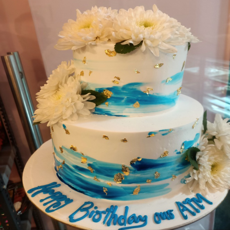 Fresh flowers the cake