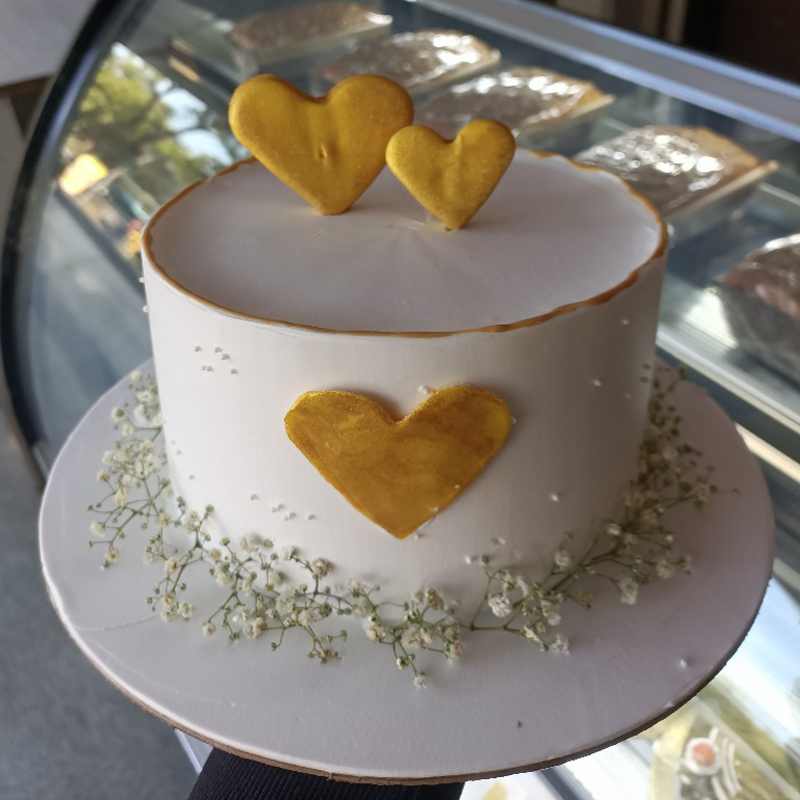 Love theme cake