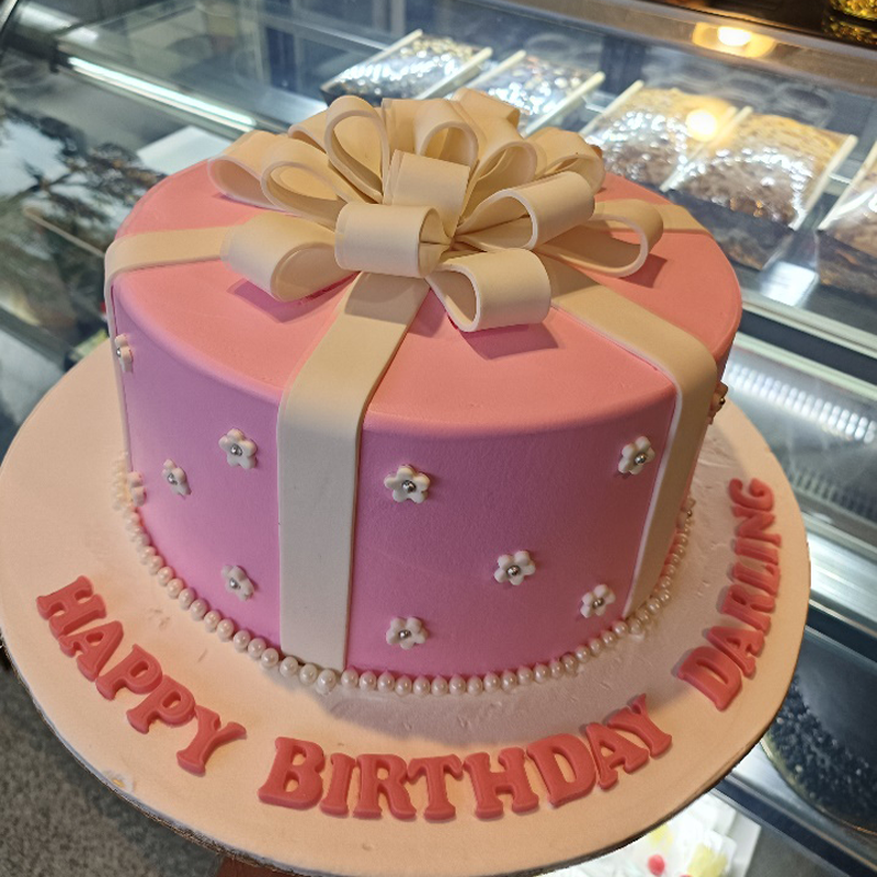Beautiful gift box theme cake