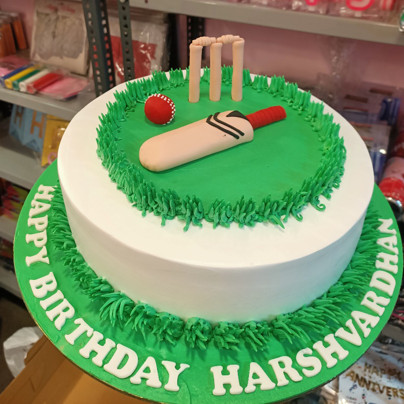 Cricket theme cake